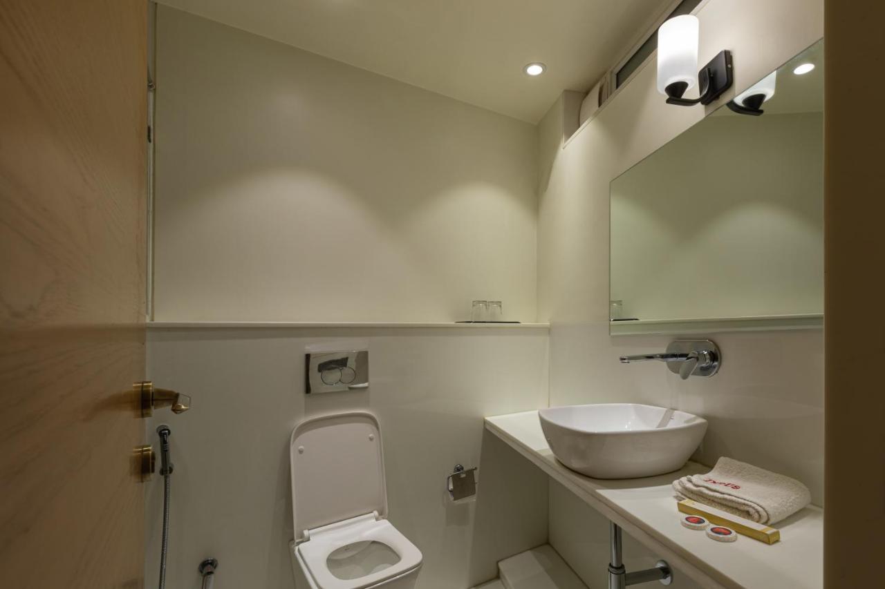 Indus Suites Nagpur Exteriör bild