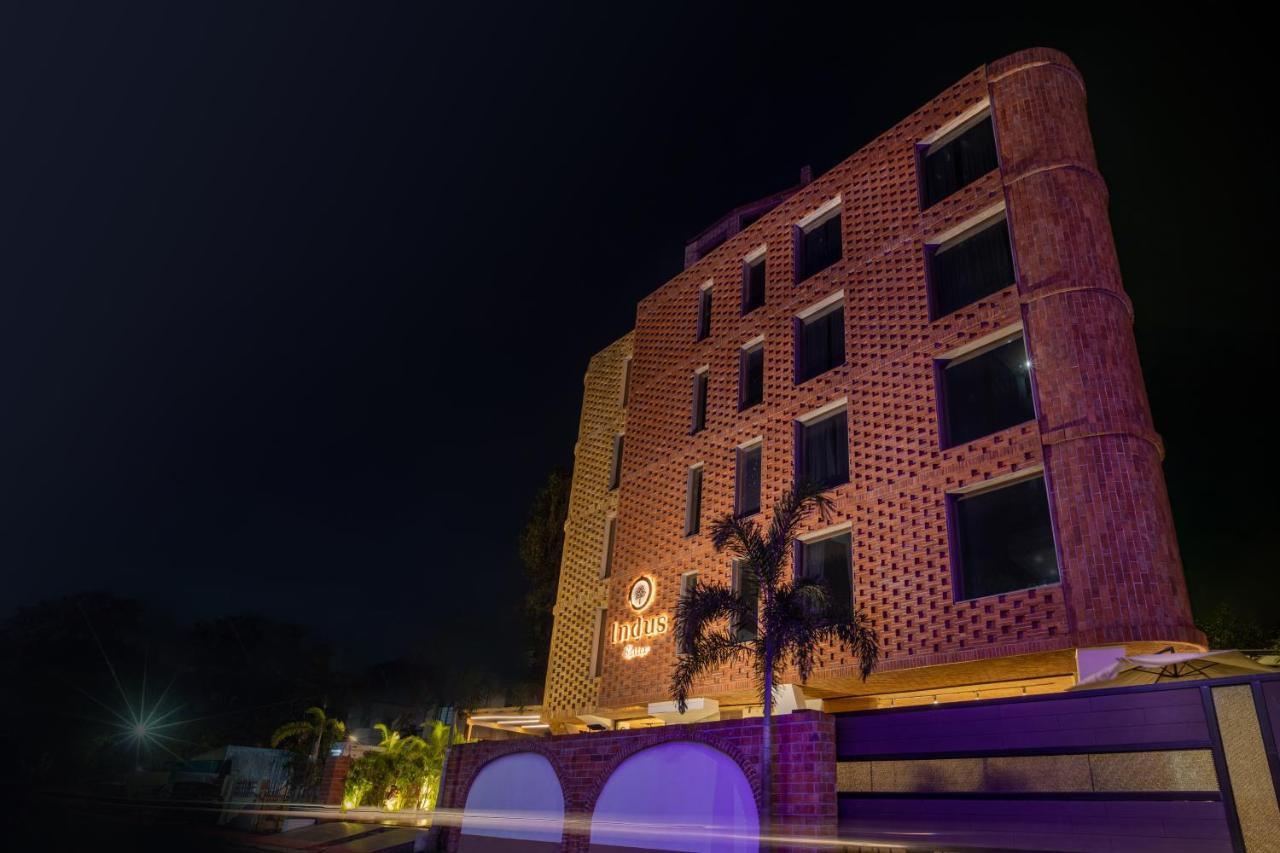 Indus Suites Nagpur Exteriör bild