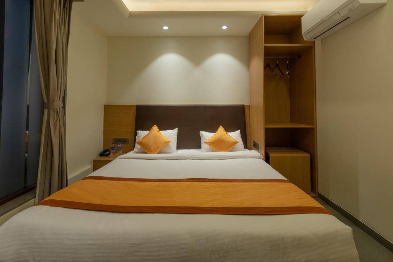Indus Suites Nagpur Exteriör bild